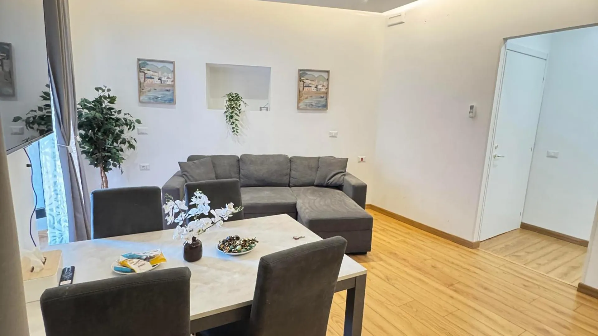 Sweet House Via Dei Gracchi Apartment Rome Italy